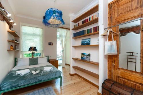 3BR Triplex w Terraces Heart of Tbilisi By Wehost