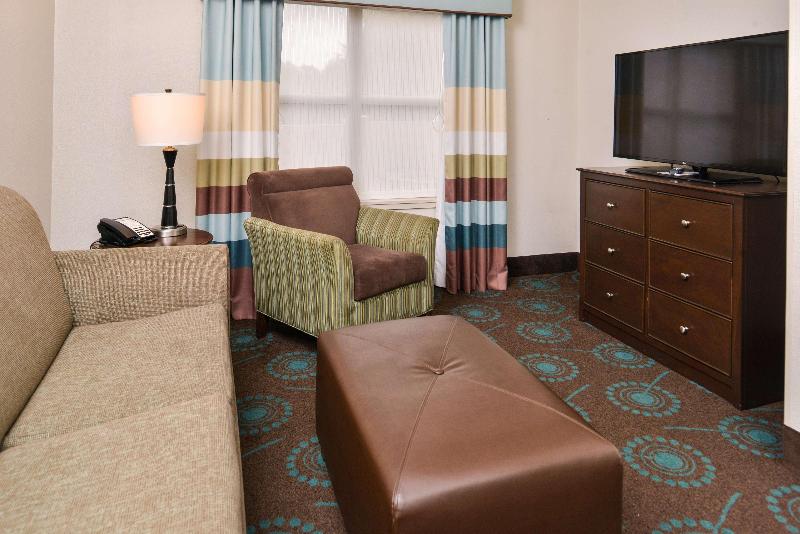 Hampton Inn & Suites Newport News - photo 40