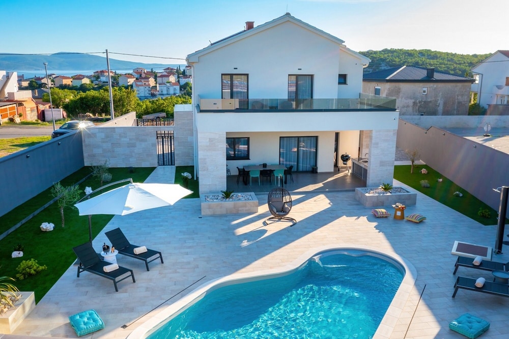 Wellness Escape Villa One Happy Rentals — 4-Star Luxury Hotel in Novi Vinodolski, Croatia