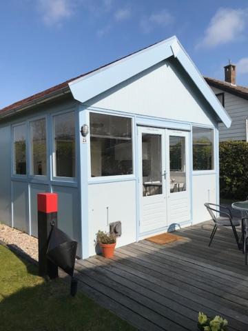 Vakantiehuisje In Ouddorp Dichtbij Het Strand — Ouddorp