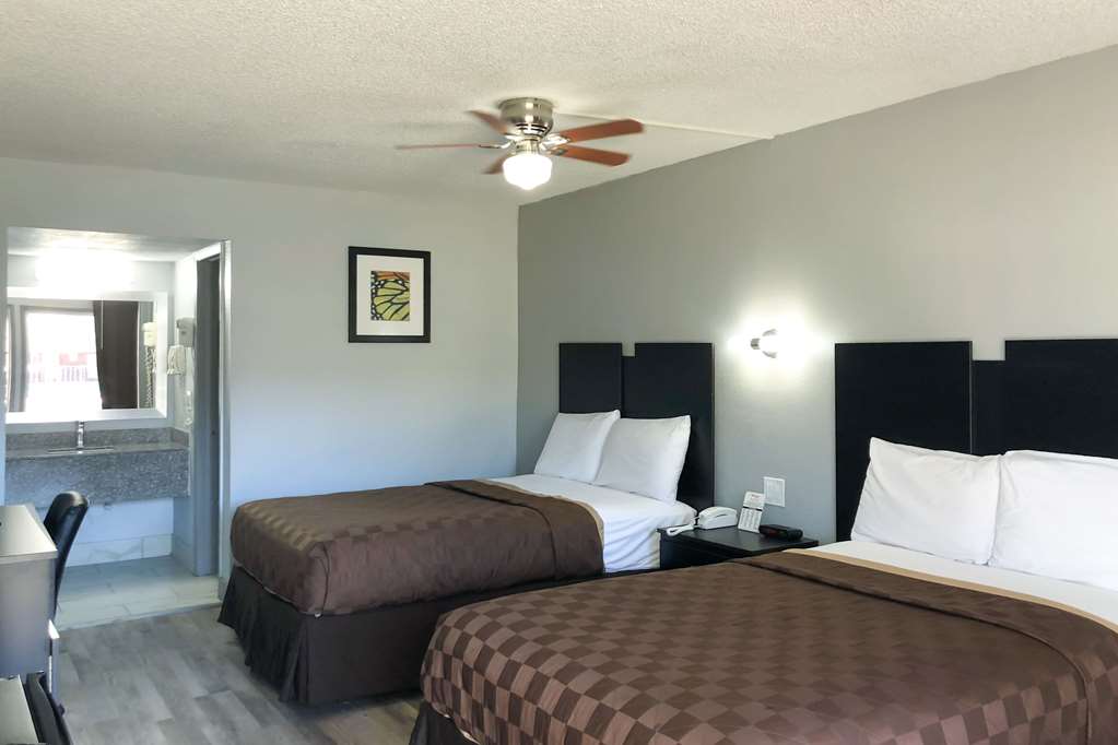 Rodeway Inn Sun City Center - photo 18