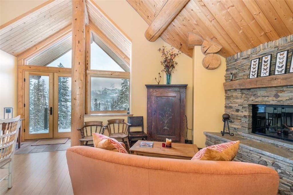 Hilltop Hideaway Expansive Views From This Private Estate Hot Tub Pool Table - photo 27