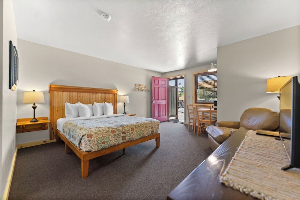 Mt Gardner Inn - photo 7