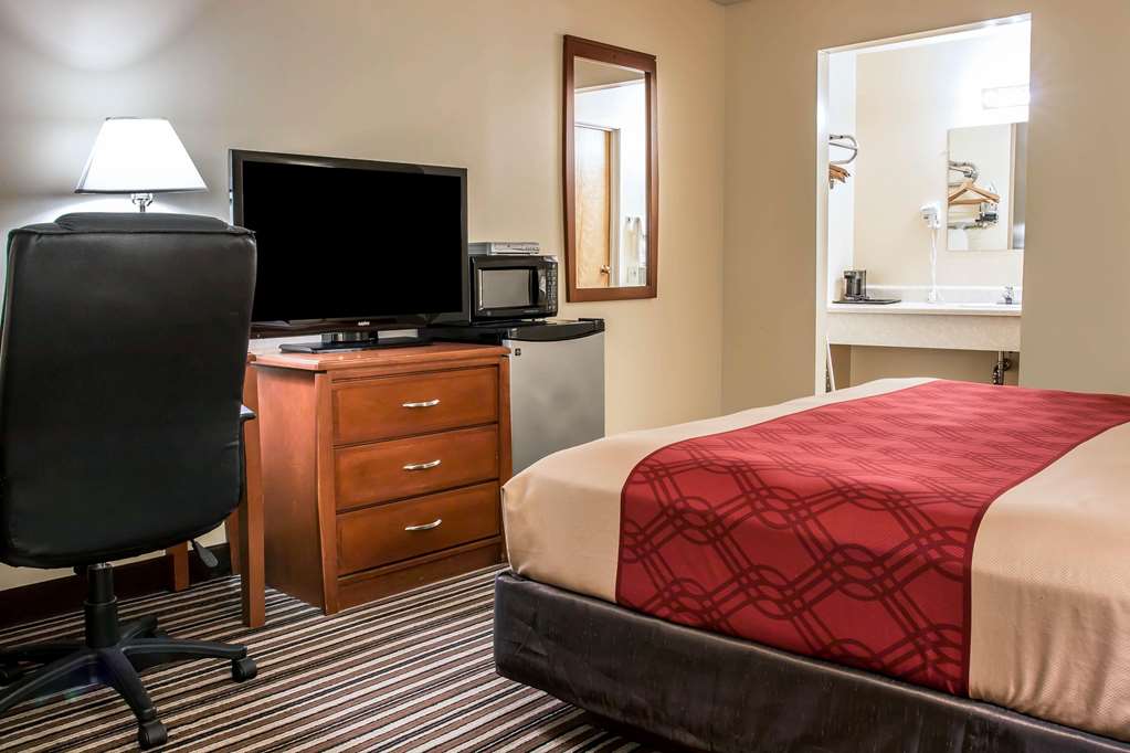 Econo Lodge Paw Paw - photo 11