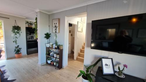 3 Bedroom Beach House with Ocean Views Across the Road from the Beach