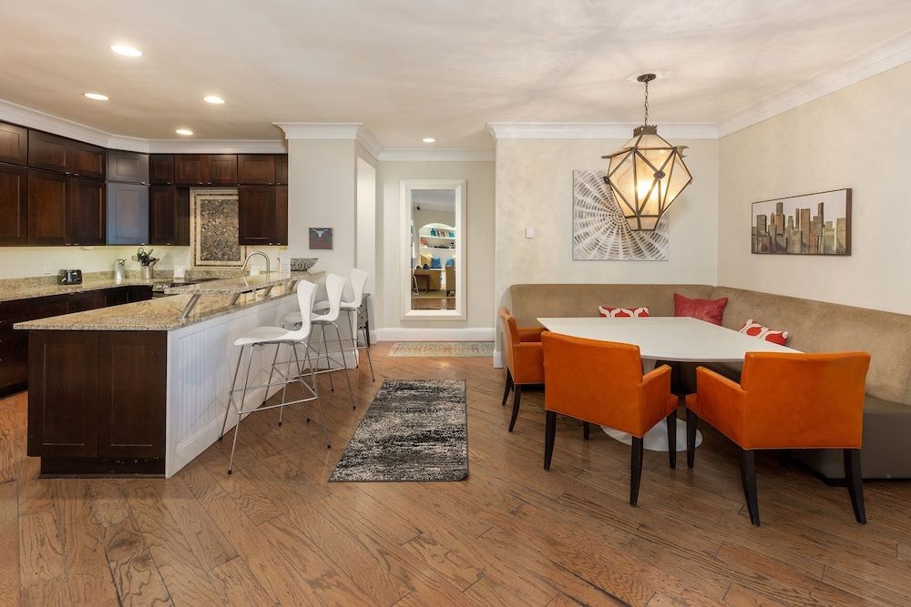 2708_Chateaux_Dumont_3Bed_Platinum - photo 5