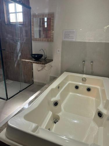 Chalé 09 com cozinha no coração de penedo in Itatiaia, Brasil