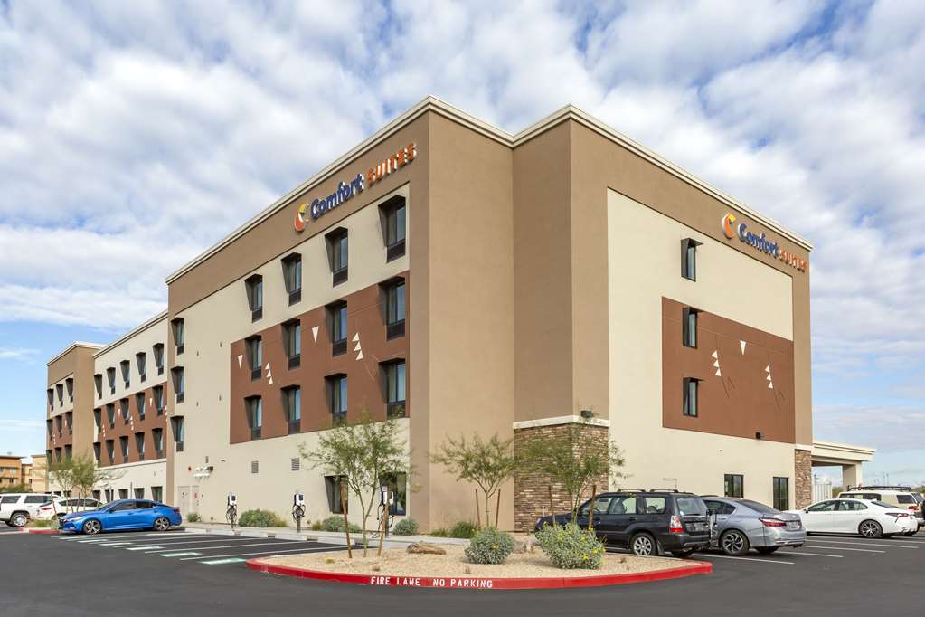 Comfort Suites Scottsdale Talking Stick Entertainment District - photo 2