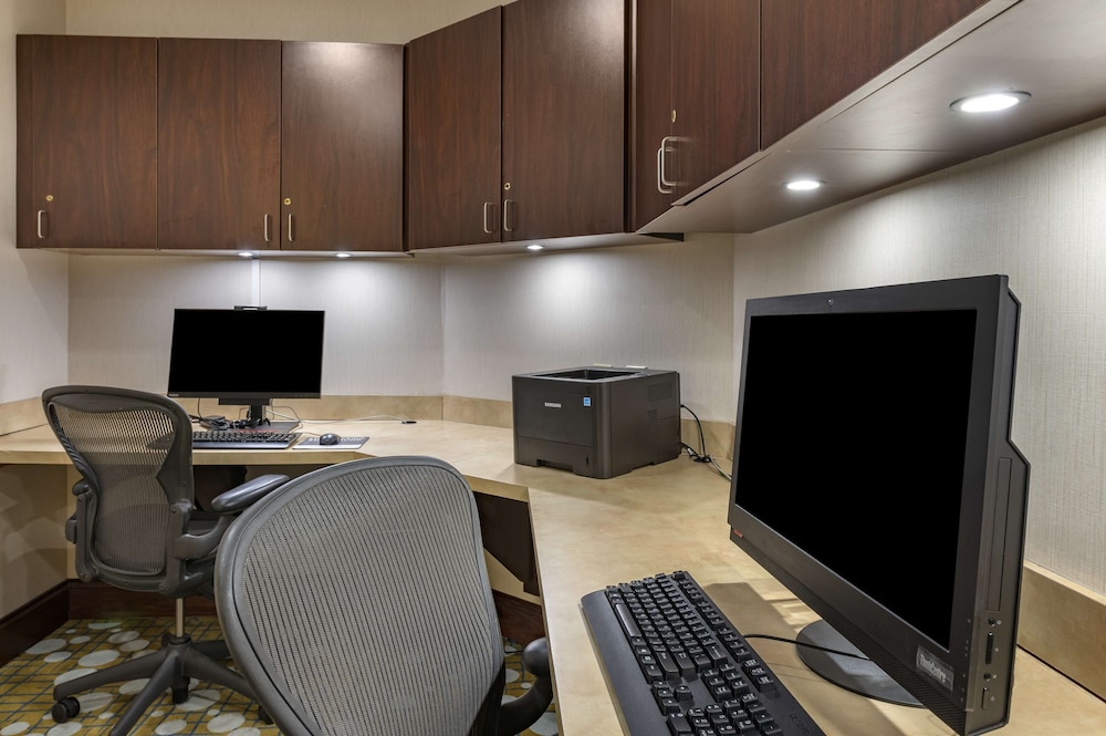 Hampton Inn Greenfield - photo 56