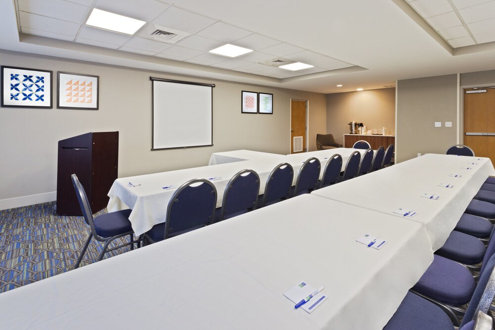 Holiday Inn Express Hotel & Suites Tavares Leesburg by IHG - photo 29