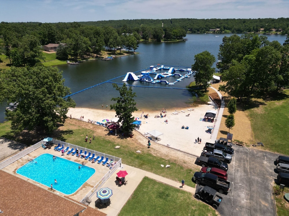 Crown Point Resort - photo 101