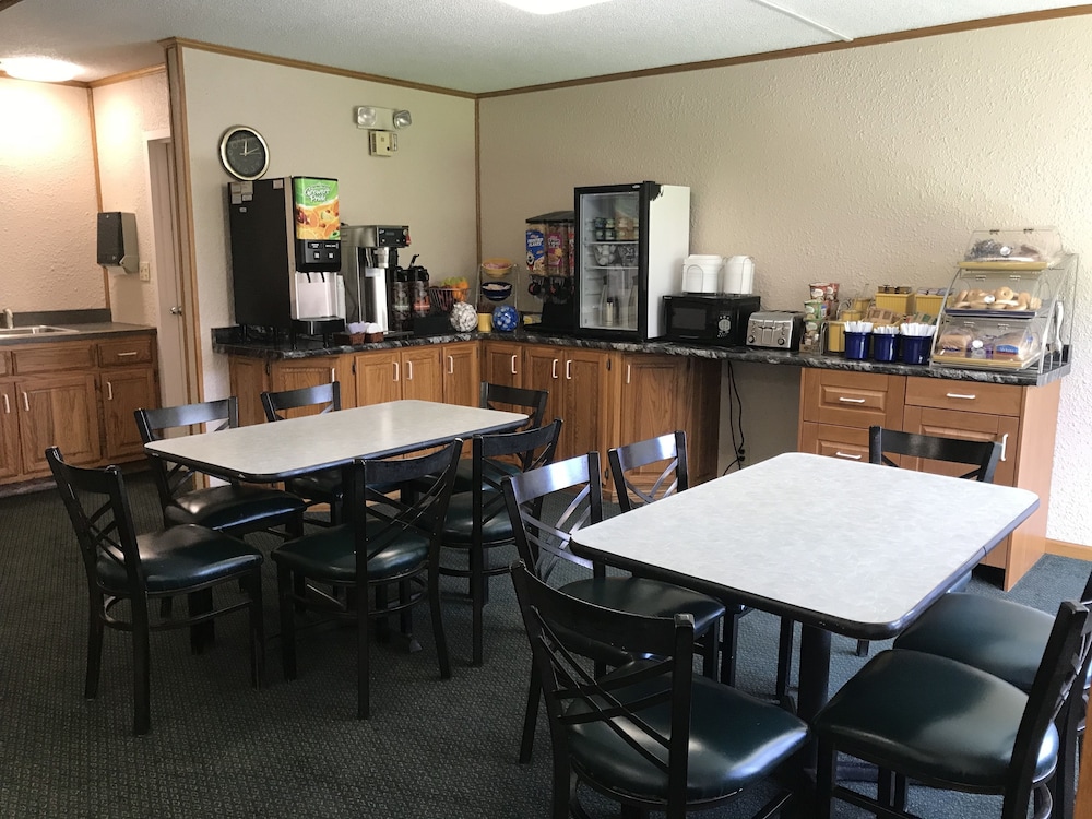 Days Inn by Wyndham Salem - photo 34