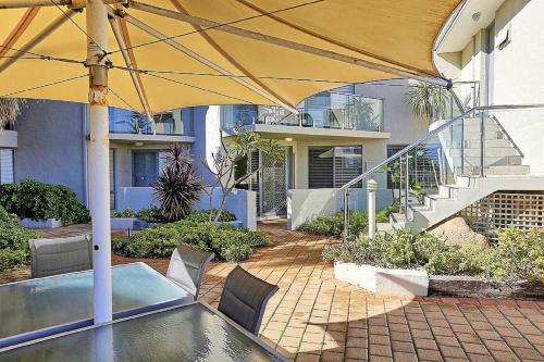 Beachfront @ Scarbs — 4-Star Luxury Hotel in Perth, Australia