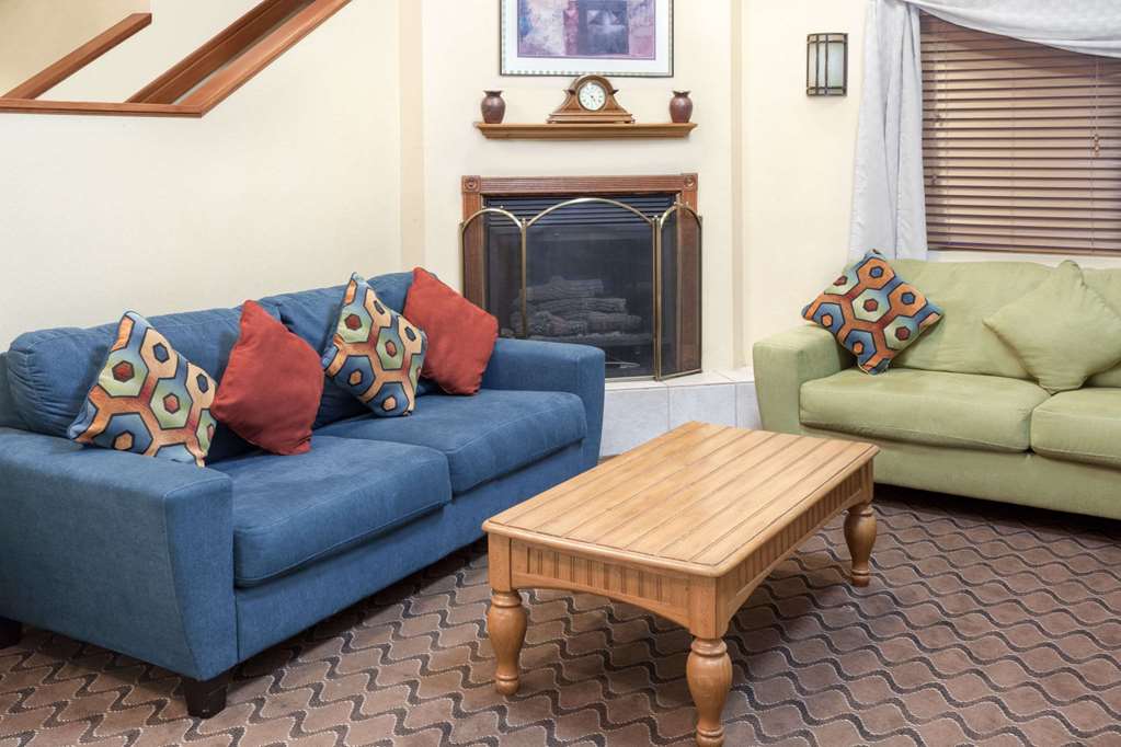 Baymont by Wyndham Fort Wayne - photo 2