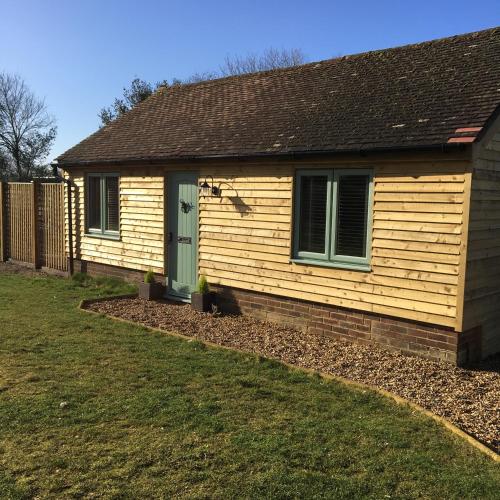 Little Banks Barn — 4-Star Luxury Hotel in Ringwood, United Kingdom