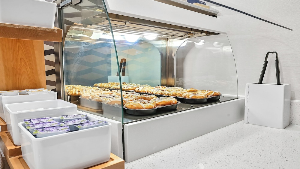 Holiday Inn Express Palestine by IHG - photo 66