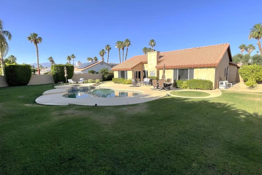 New Desert Oasis 3 Bedrooms 1 Studio 2 1 2 Bathrooms Pool Spa And Gorgeous Backyard — Palm Desert