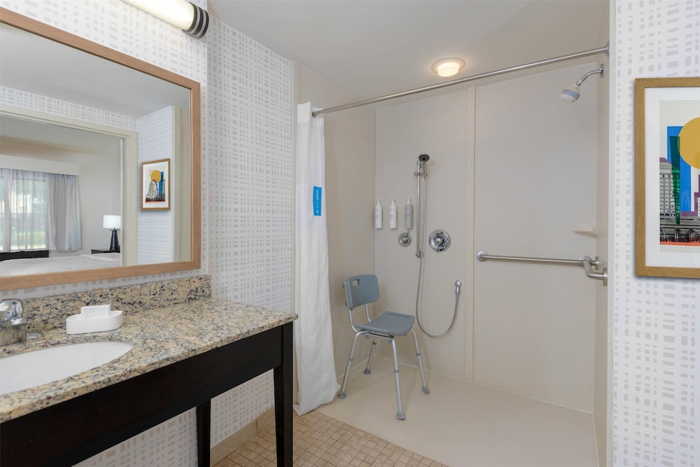 Hampton Inn & Suites Pensacola Gulf Breeze - photo 22