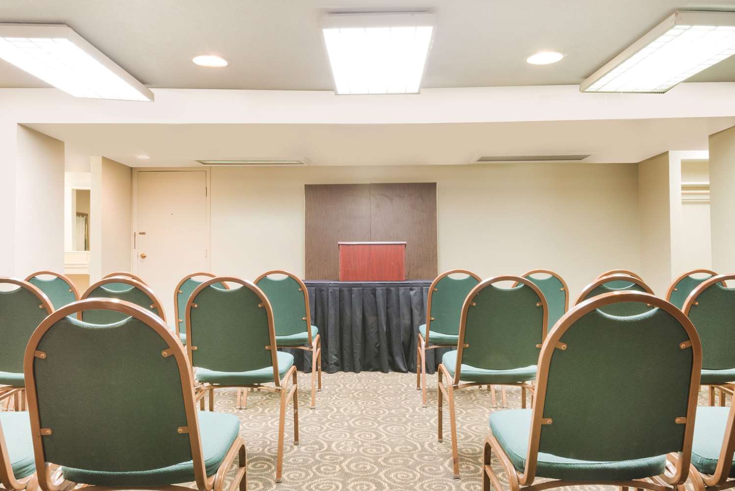 Ramada Lexington North Hotel & Conference Center - photo 13