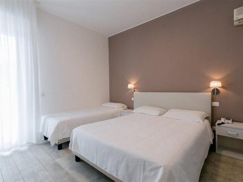 Hotel Saviola in Sirmione, Italy