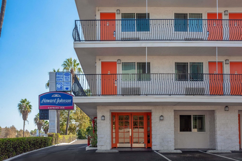 Howard Johnson by Wyndham San Diego Hotel Circle - featured photo