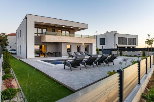 Villa Dona ZadarVillas — 4-Star Luxury Hotel in Nin, Croatia