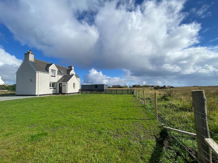 Kinnoull House near Stornoway Hot Tub Sauna Pet Friendly — 4-Star Luxury Hotel in Isle Of Lewis, United Kingdom