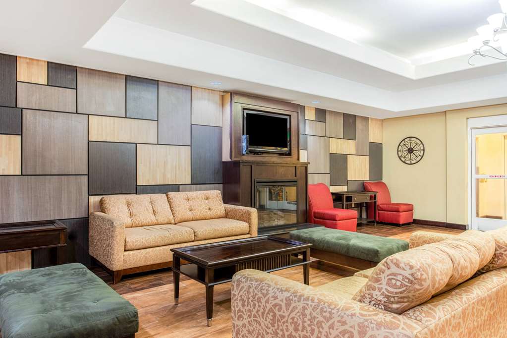 La Quinta Inn & Suites by Wyndham Ennis - photo 6