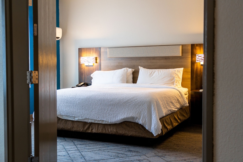Holiday Inn Express & Suites Hiawassee by IHG - photo 29