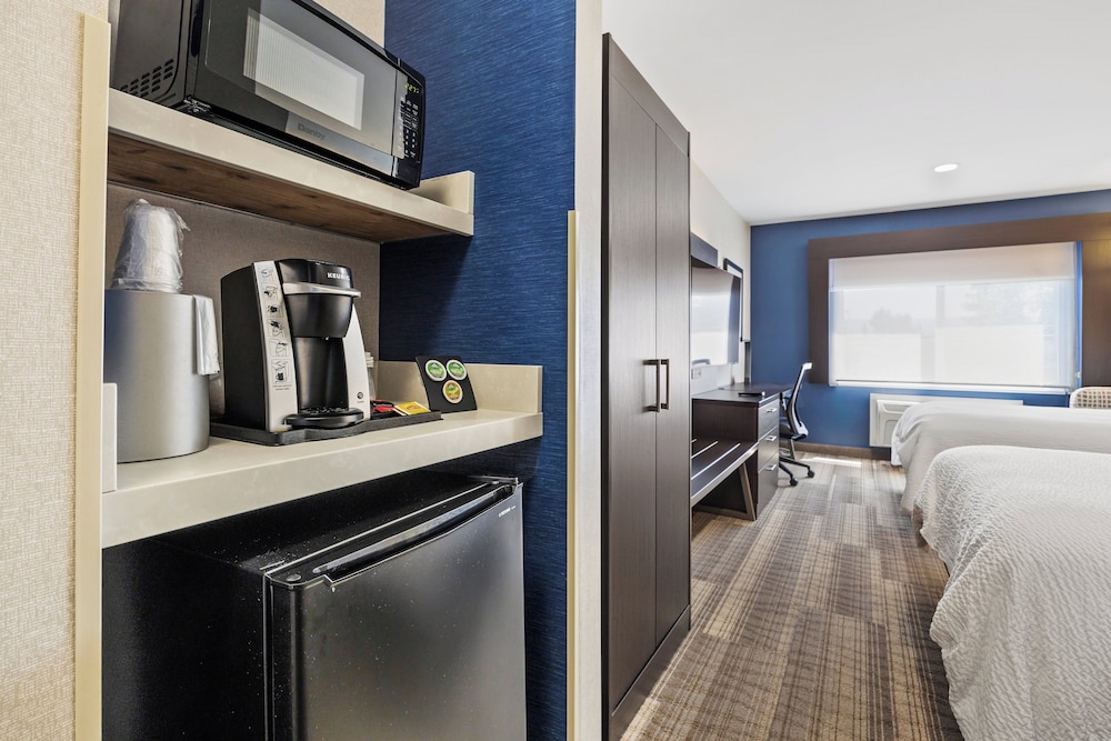 Holiday Inn Express Sunnyvale Silicon Valley by IHG - photo 37