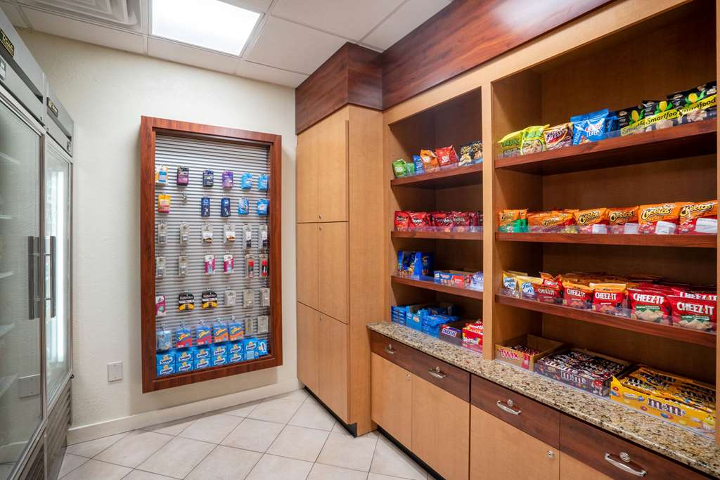 La Quinta Inn & Suites by Wyndham Nashville Airport Opryland - photo 68