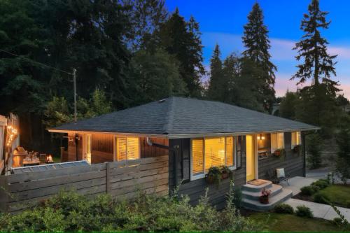Spacious Main Street Retreat for families and large groups — hotel in Edmonds