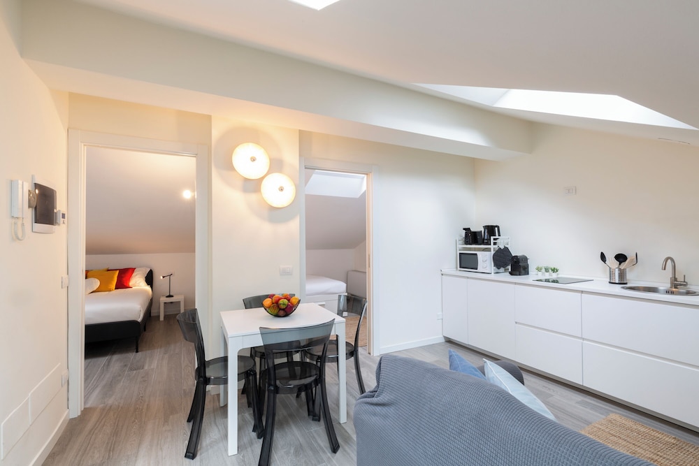 notaMi Bright Attic M4 2 Bedrooms — 4-Star Luxury Hotel in Milan, Italy