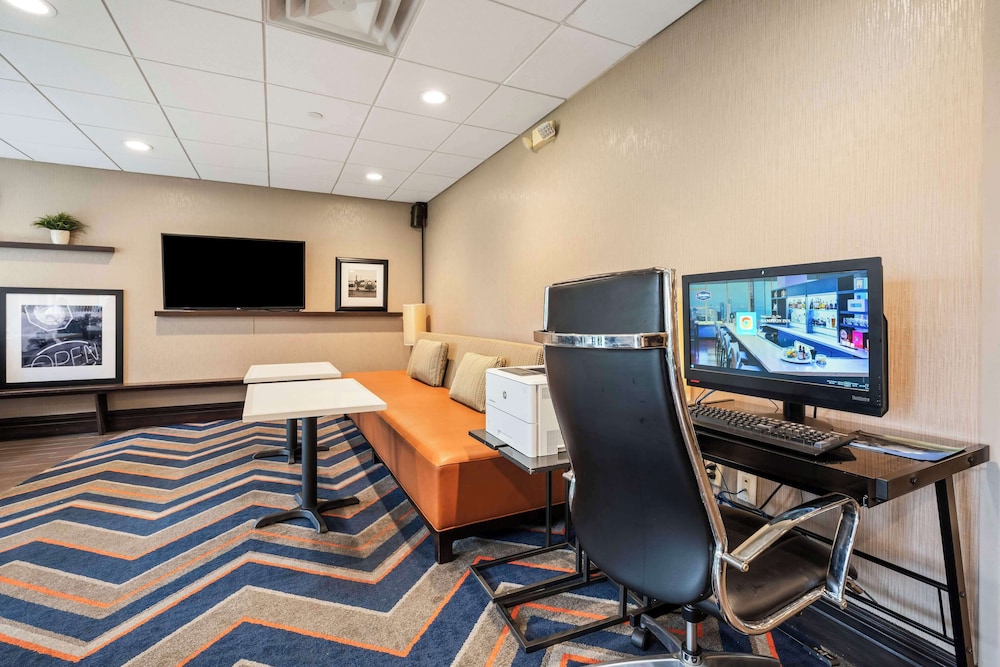 Hampton Inn Ridgefield Park - photo 69