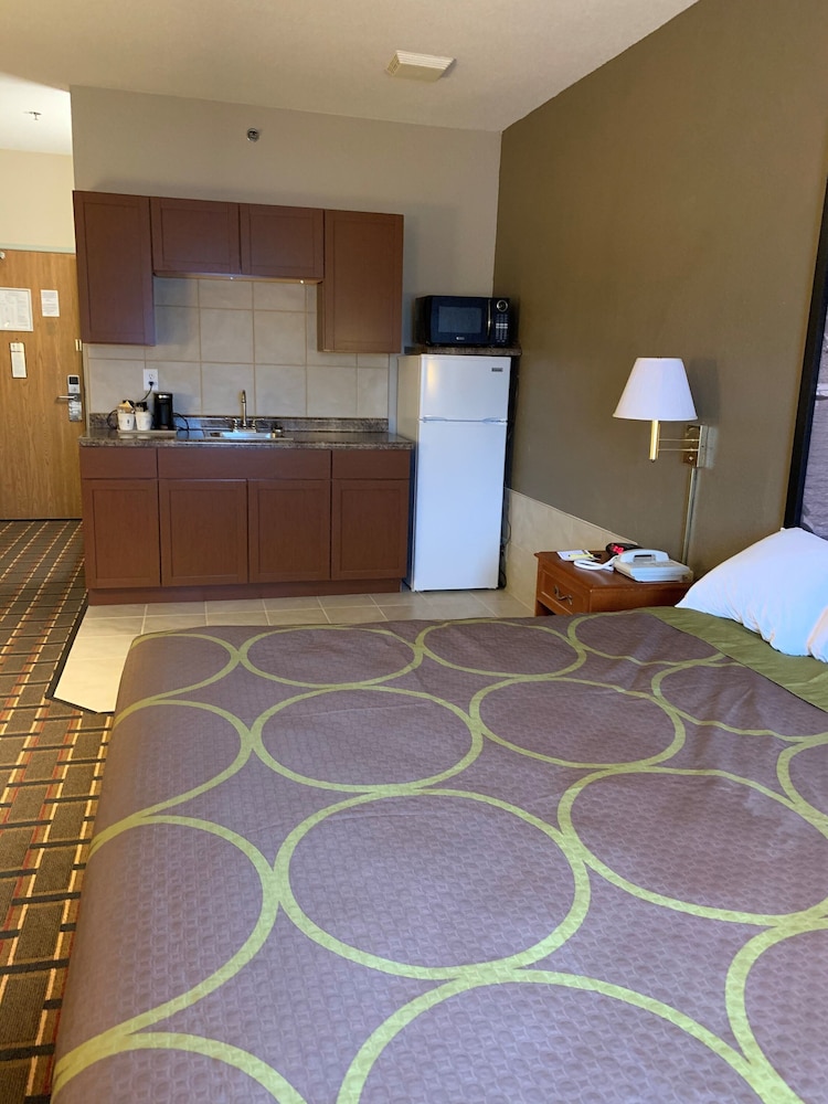 Super 8 by Wyndham Valparaiso - photo 7