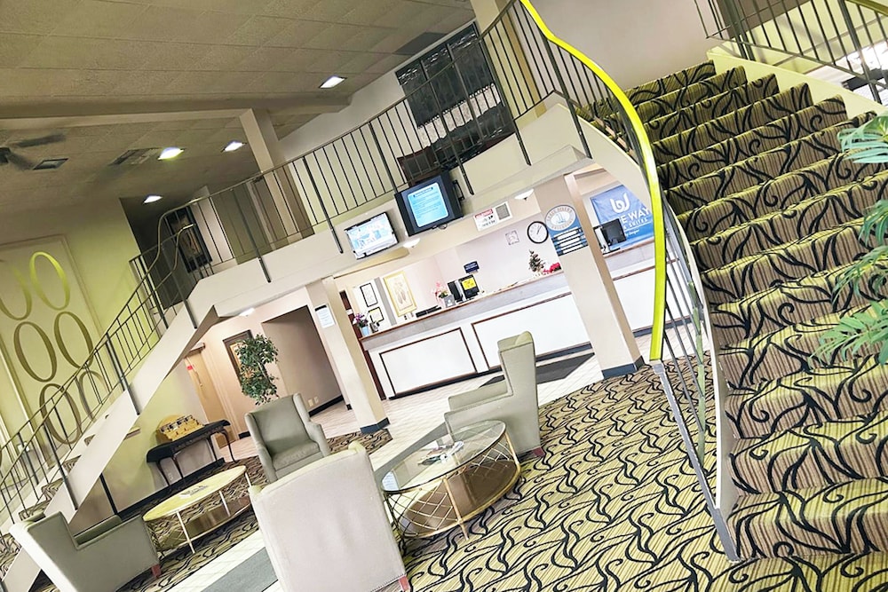 Blue Way Inn & Suites La Crosse - photo 22