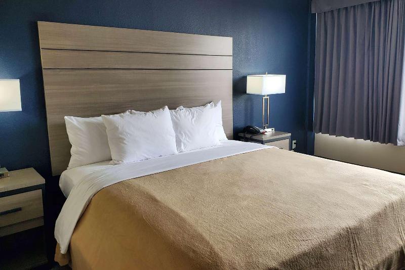 Baymont by Wyndham Laredo - photo 26