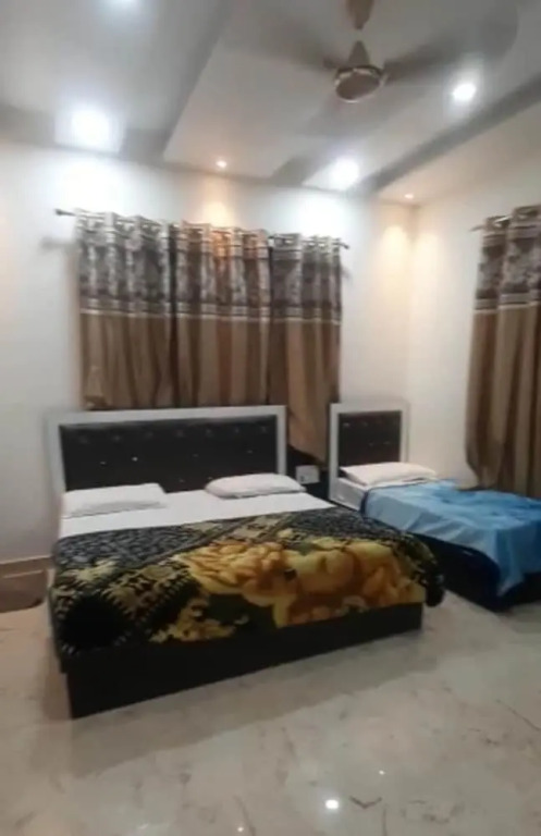 Yuvraj Residency 1 minute walking from Golden Temple