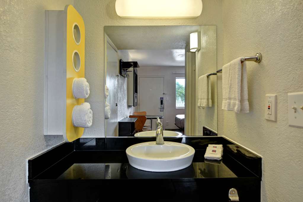 Motel 6 Dania Beach - photo 11