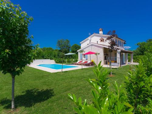 Villa Azura by Interhome — 4-Star Luxury Hotel in Marcana, Croatia