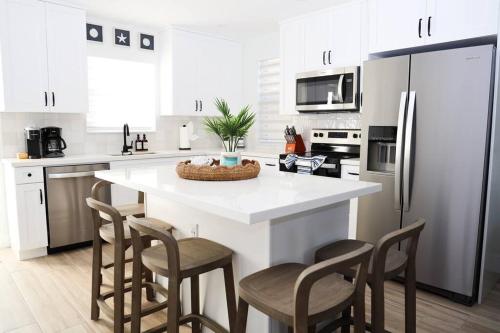 KAWAMA G12 in Key Largo Beach Lagoon Pools Tennis in Key Largo, United States