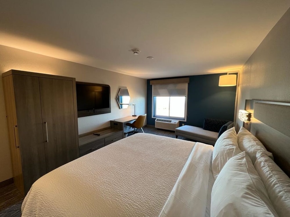 Holiday Inn Express Rensselaer by IHG - photo 5