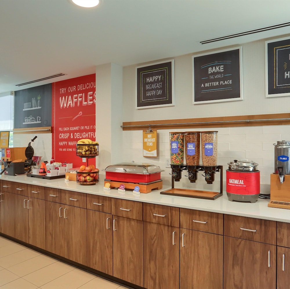 Hampton Inn Harrisburg East - photo 46