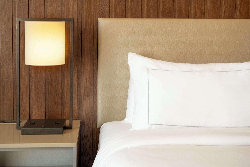 DoubleTree by Hilton Hotel San Bernardino - photo 6