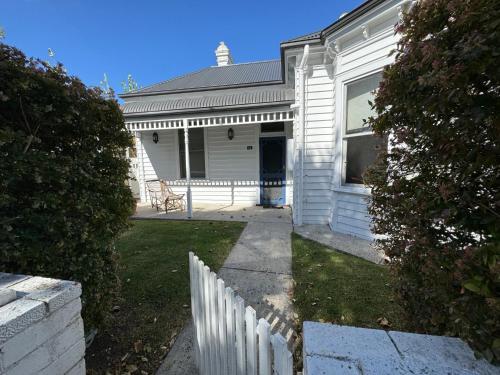 Chevignon - carbon neutral hotel in Queenscliff