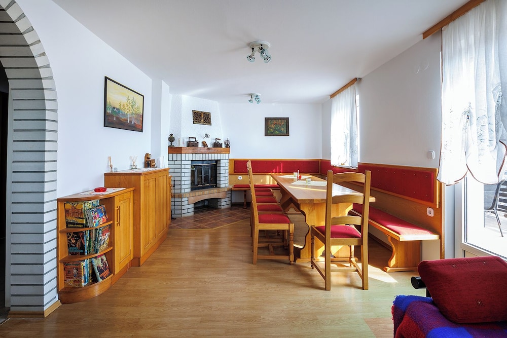 Vineyard cottage Cvitkovič — 4-Star Luxury Hotel in Crnomelj, Slovenia