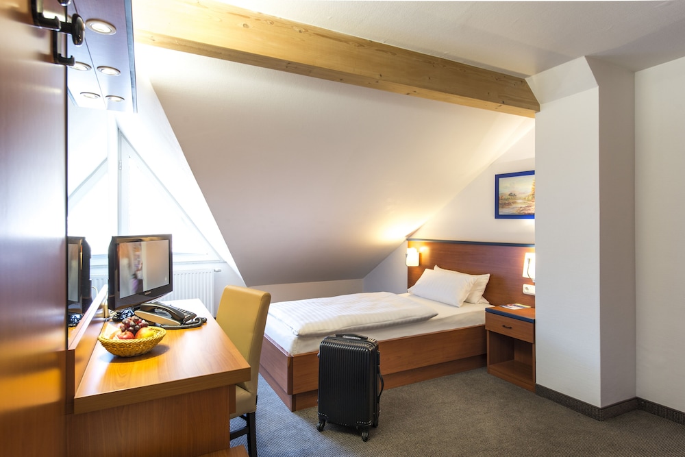 Hotel am Wald — Monheim — photo 4