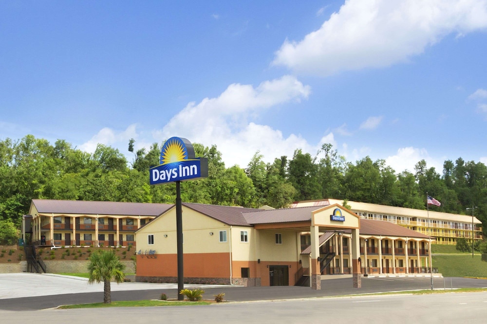 Days Inn by Wyndham Fultondale - photo 16