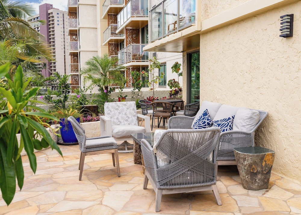 Luana Waikiki Hotel & Suites - photo 118