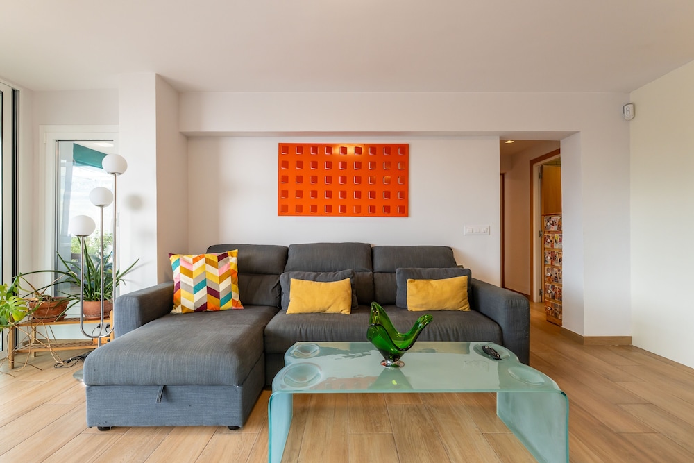 Designer Luxury Two Bedroom Apartment — 4-Star Luxury Hotel in Salou, Spain